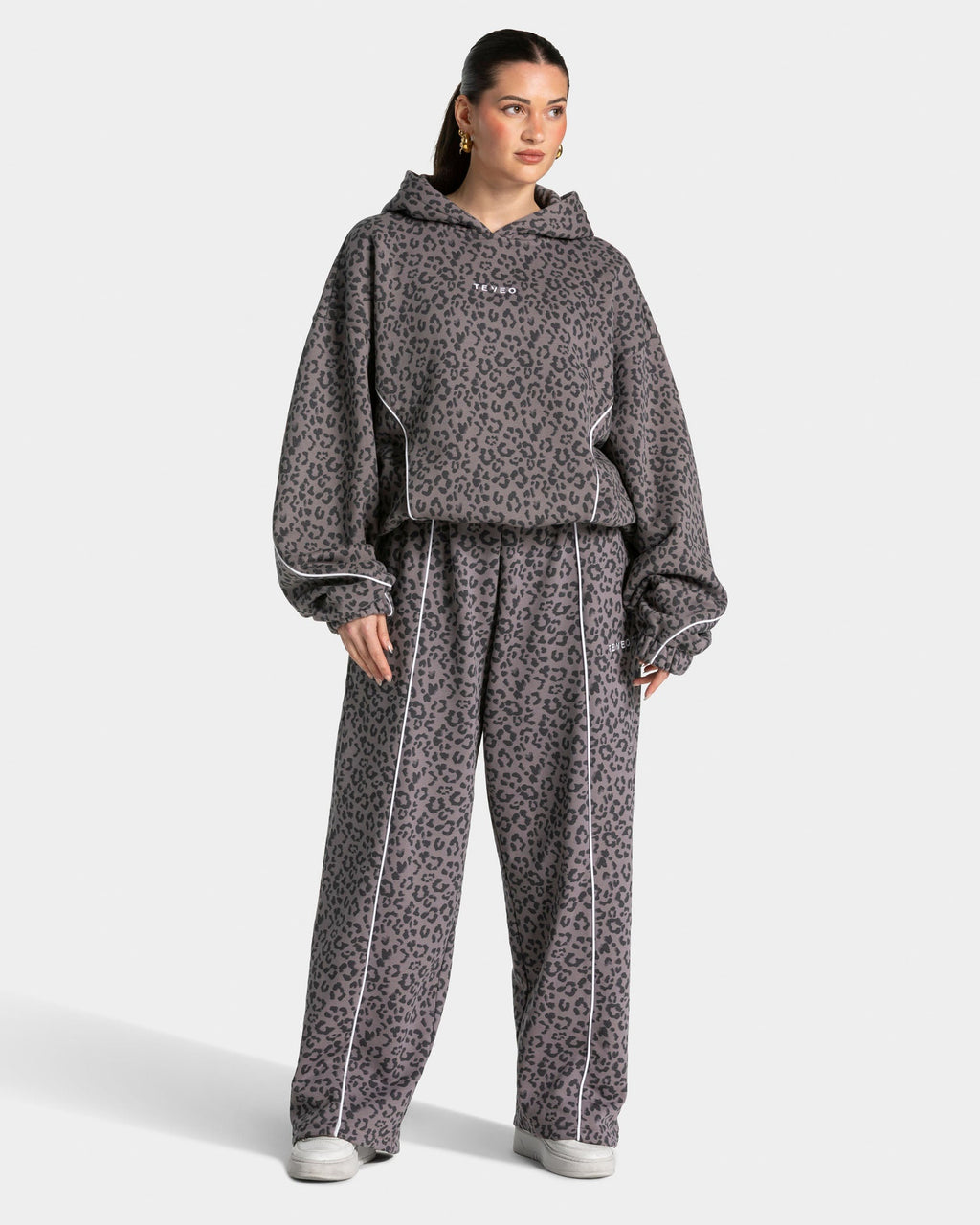 Contrastline Hooded Sweater "Leo Graphit"