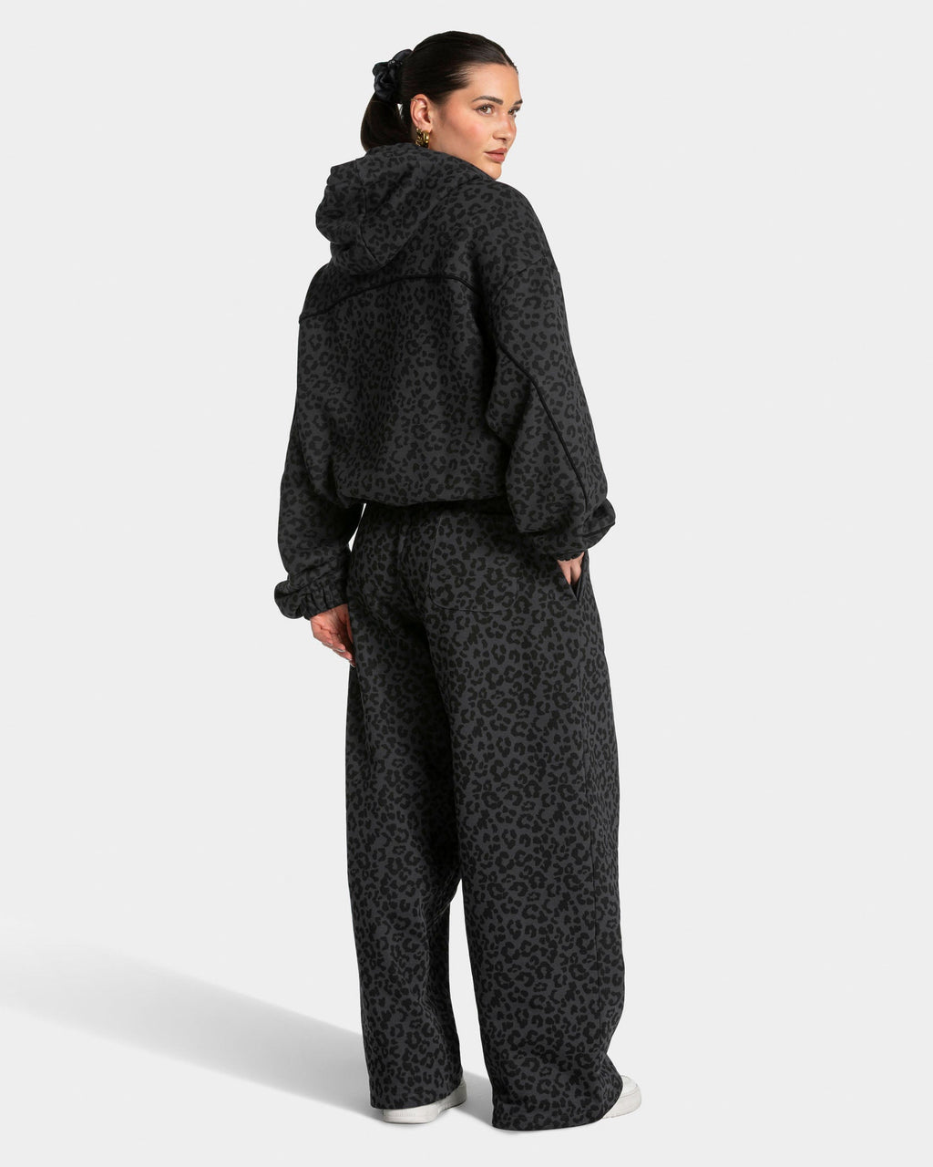 Sweat à capuche Contrastline « léopard noir »