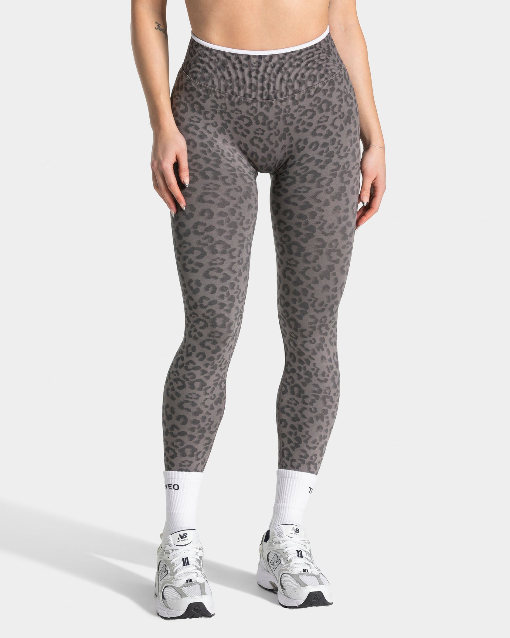 Contrastline Sculpt Scrunch Leggings "Leo Graphit"
