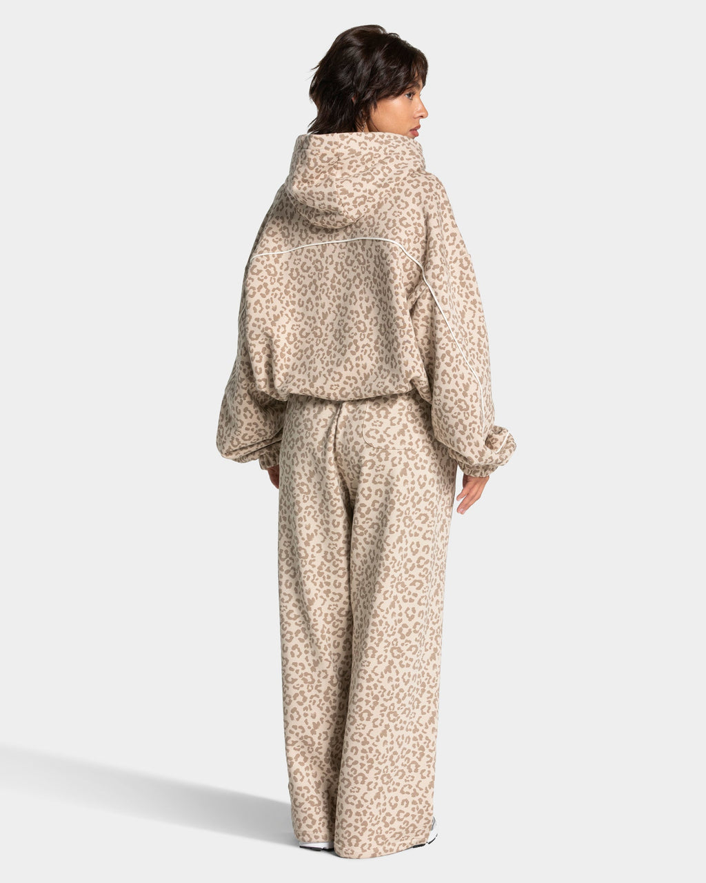 Contrastline Hooded Sweater "Leo Cream"