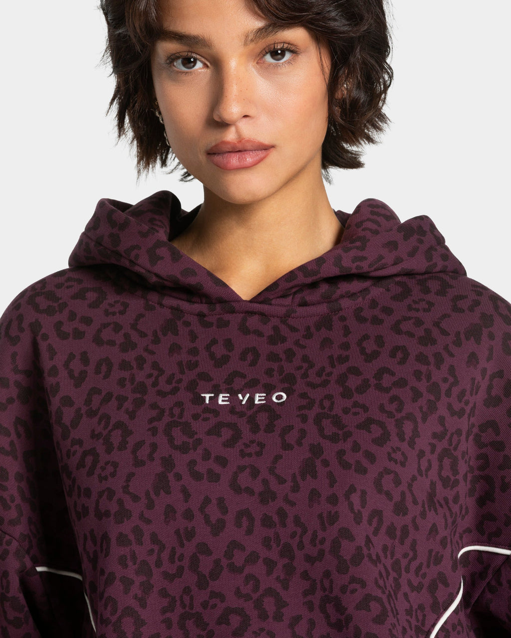 Contrastline Hooded Sweater "Leo Merlot"