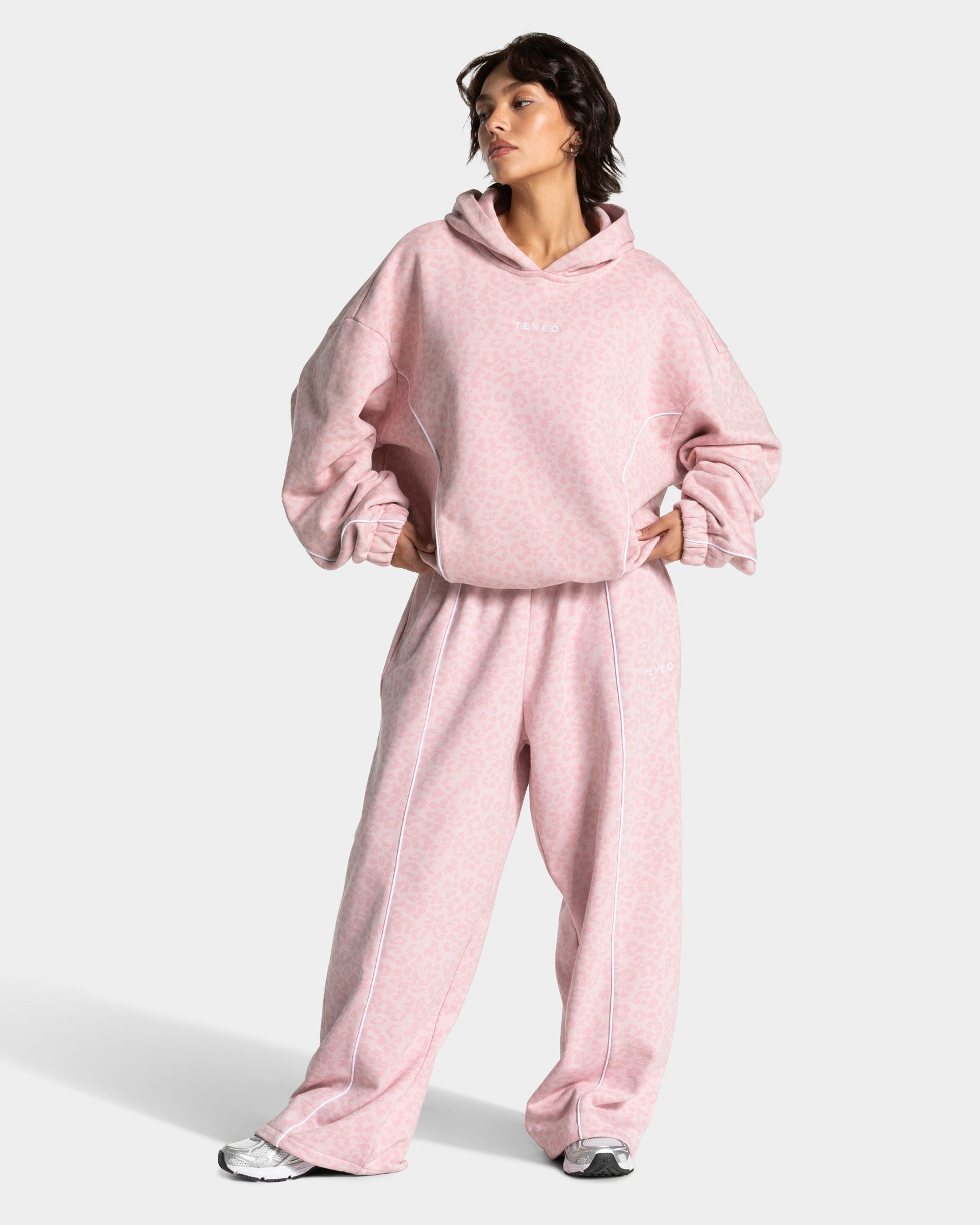 Contrastline Hooded Sweater "Leo Rosa"