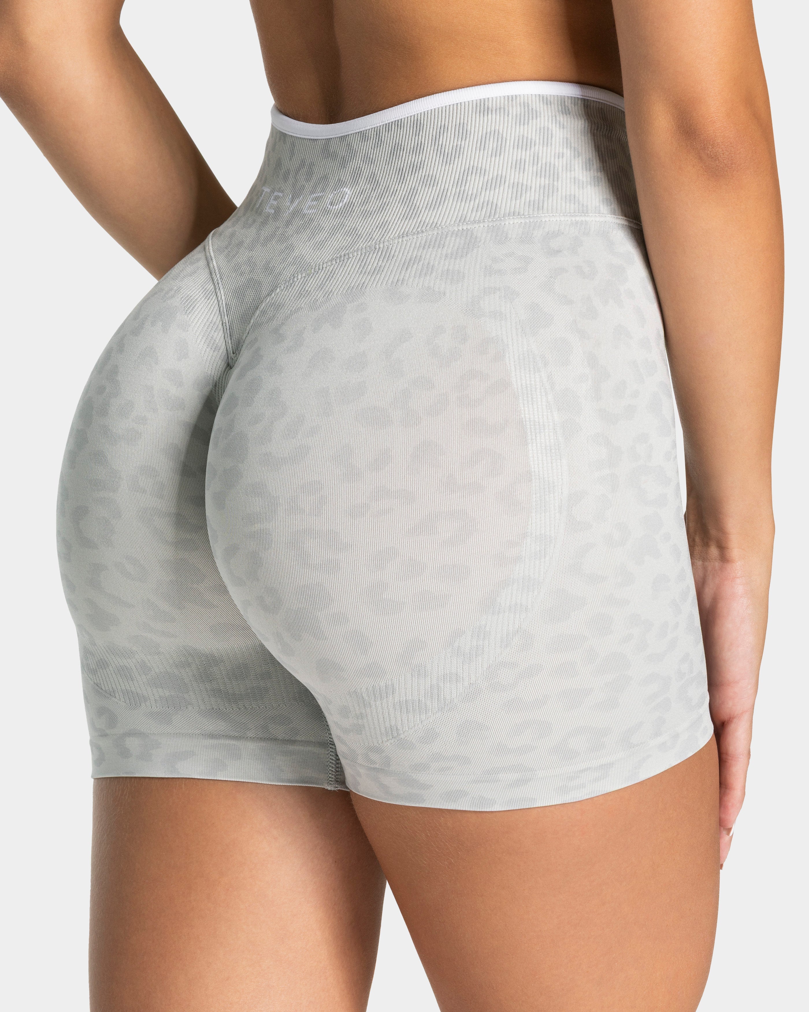 Short Sculpt Scrunch Contrastline « léopard gris clair »
