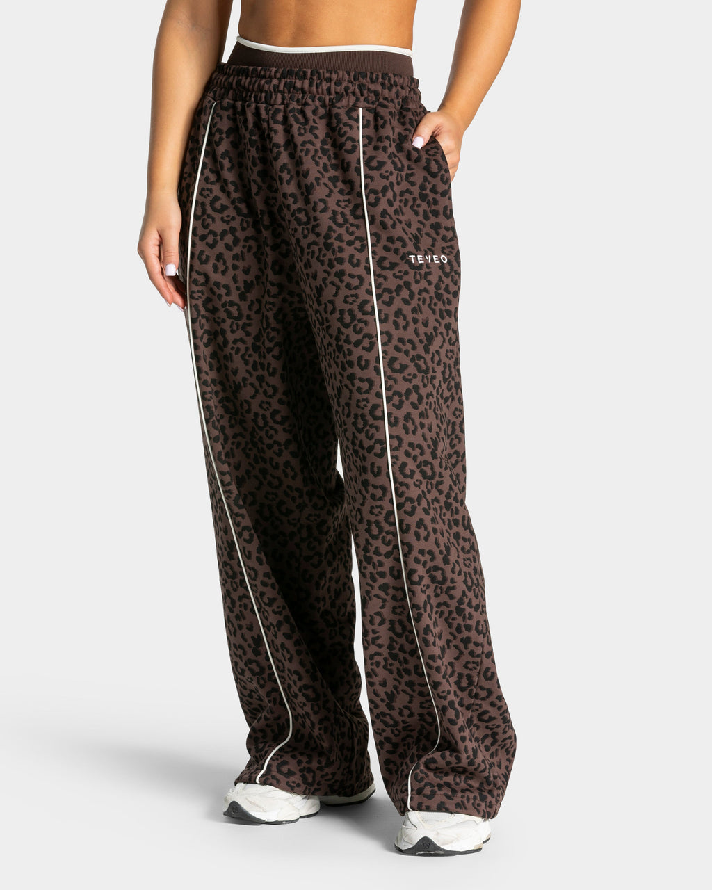 Pantalon de jogging Wide Leg Contrastline « léopard Espresso »