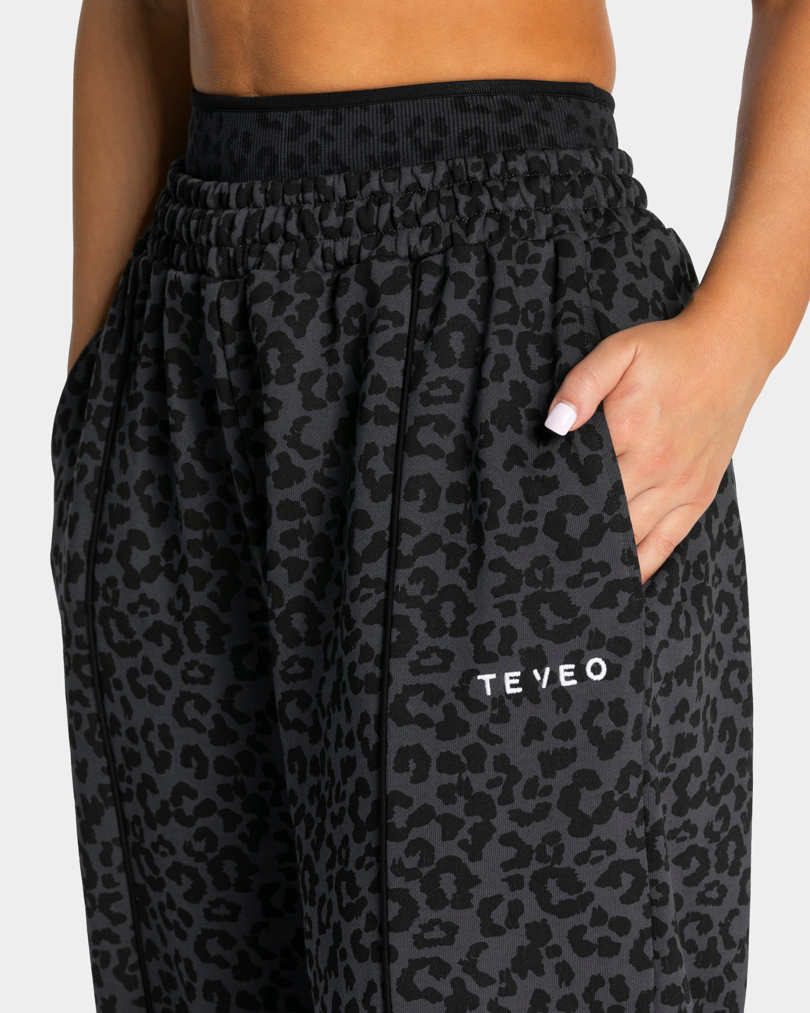 Pantalon de jogging Wide Leg Contrastline « léopard noir »